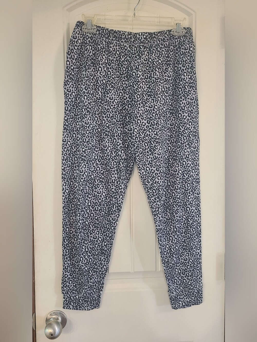 Secret Treasures Black and White Leopard-Print Joggers Size M